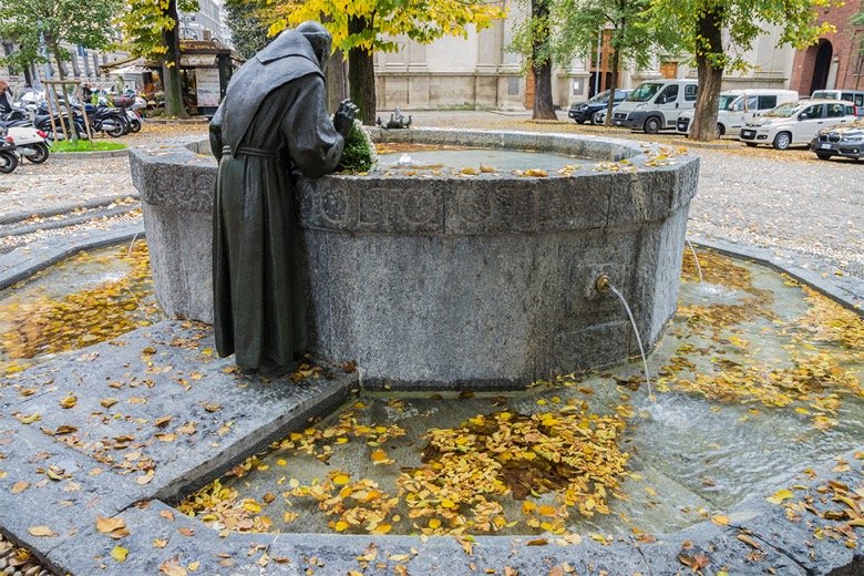 A fountain that stinks Milan