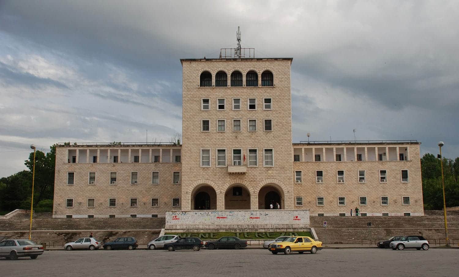 Korpusi Tirana (image by xiquinhosilva)