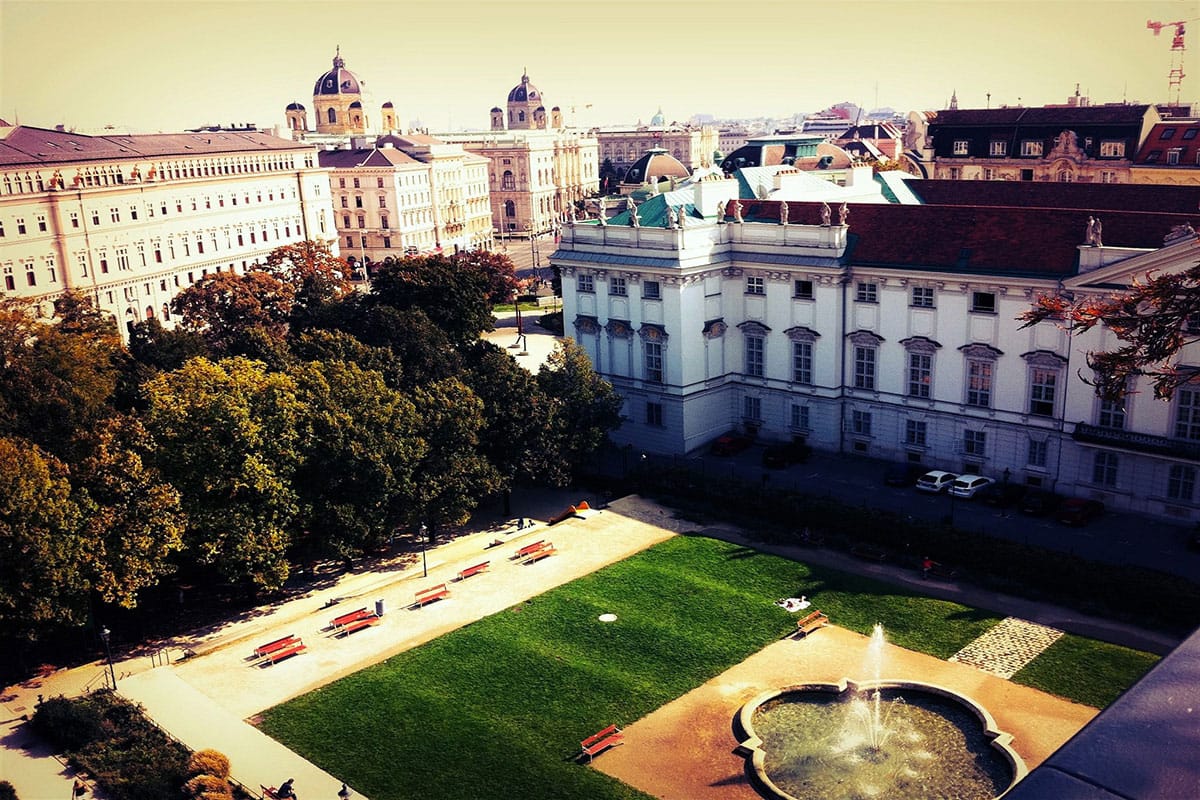 Dachboden Vienna (by Julia Heiligenbrunner)