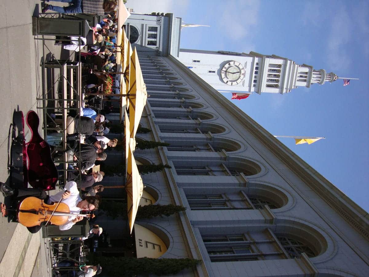 Ferry Plaza Farmers Market - by mary.thengvall (flickr.com)