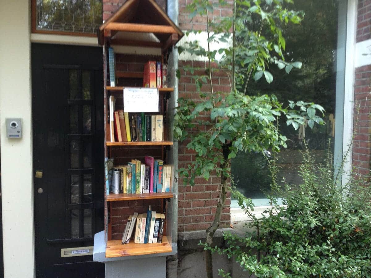 Ruilboekenkast by Stephen van den Hoek
