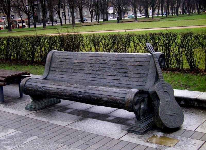 Vytautas Kernagis monument (by Kamilė Naraitė)