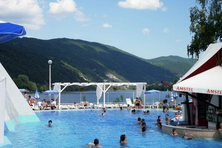 Korali Sofia swimming