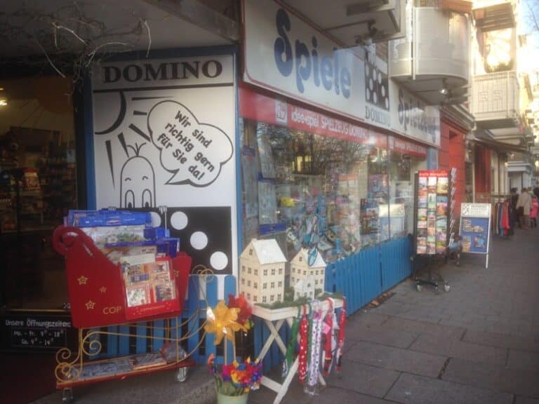 Domino Spielzeug Hamburg