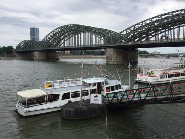 Rheinfähre Strolch Cologne