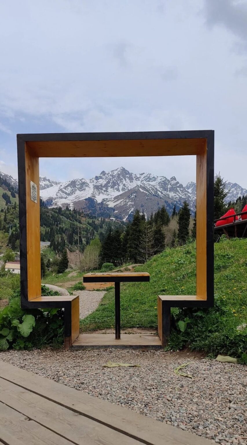 Cafe-Apa-Katya-scaled