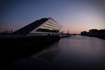 The Dockland - by Dirk